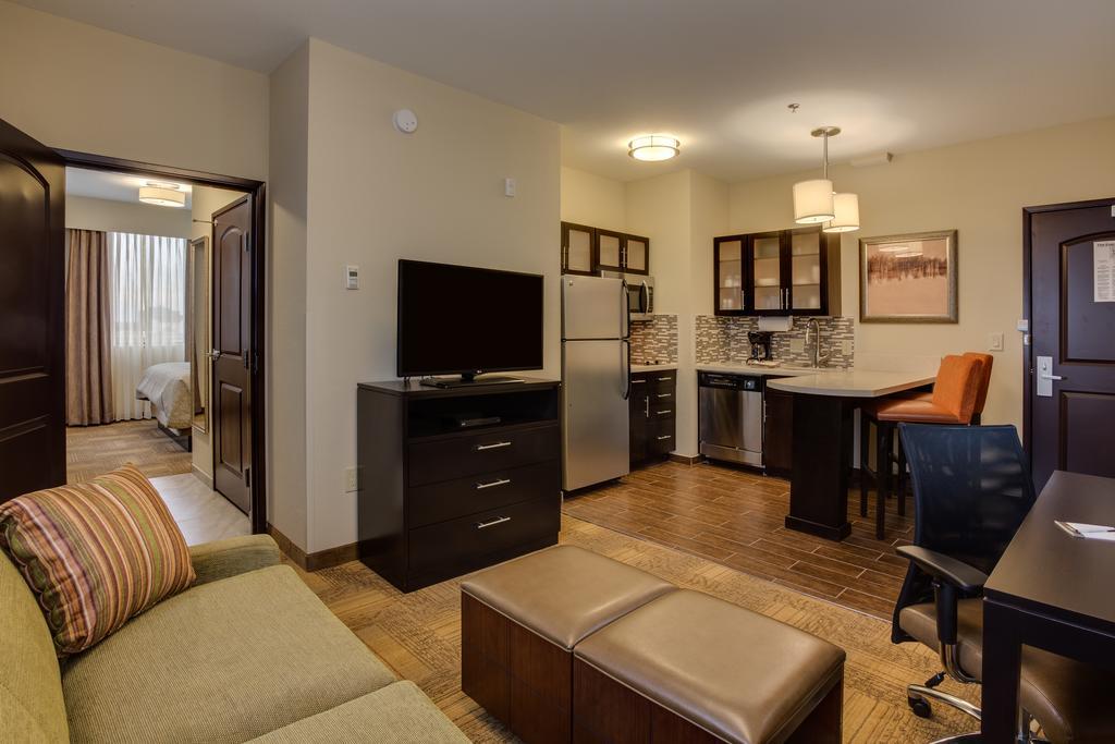 Staybridge Suites Dearborn By Ihg Extérieur photo